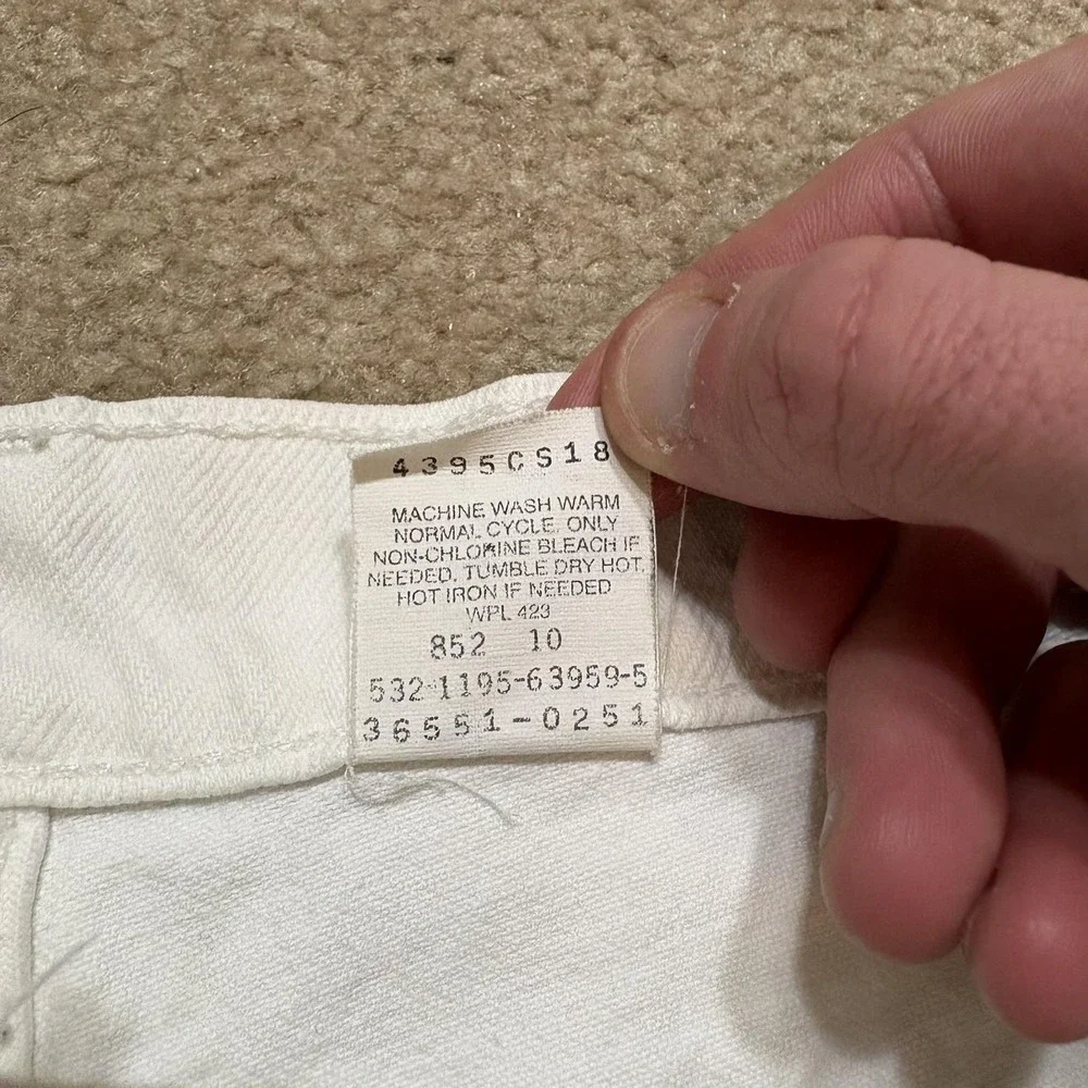 Vtg Levis 551 Jean Shorts Womens 12 High Rise White Denim Relaxed Fit Cutoff USA